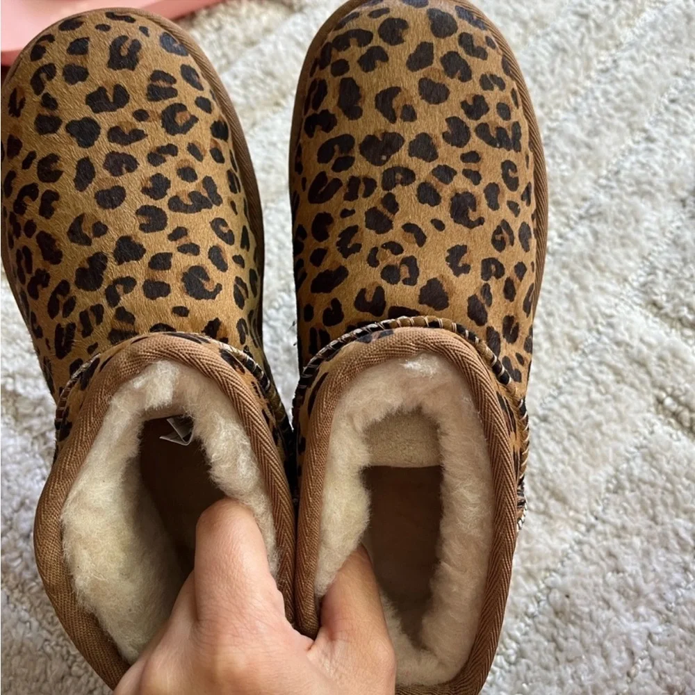 NWT UGG Classic Ultra Mini ankle boots in leopard print size 6 - Picture 8 of 8